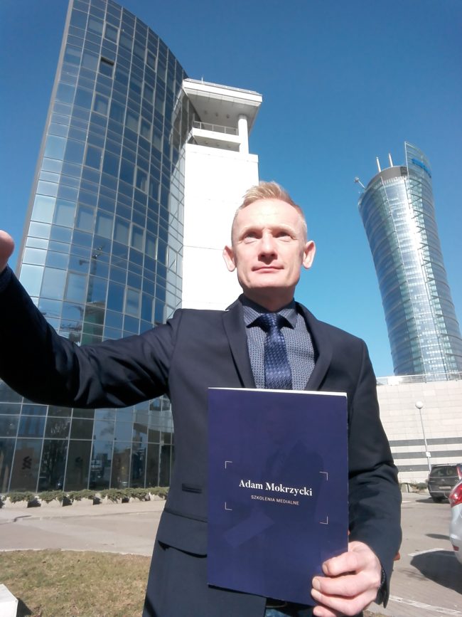 dziennikarz-w-korporacji