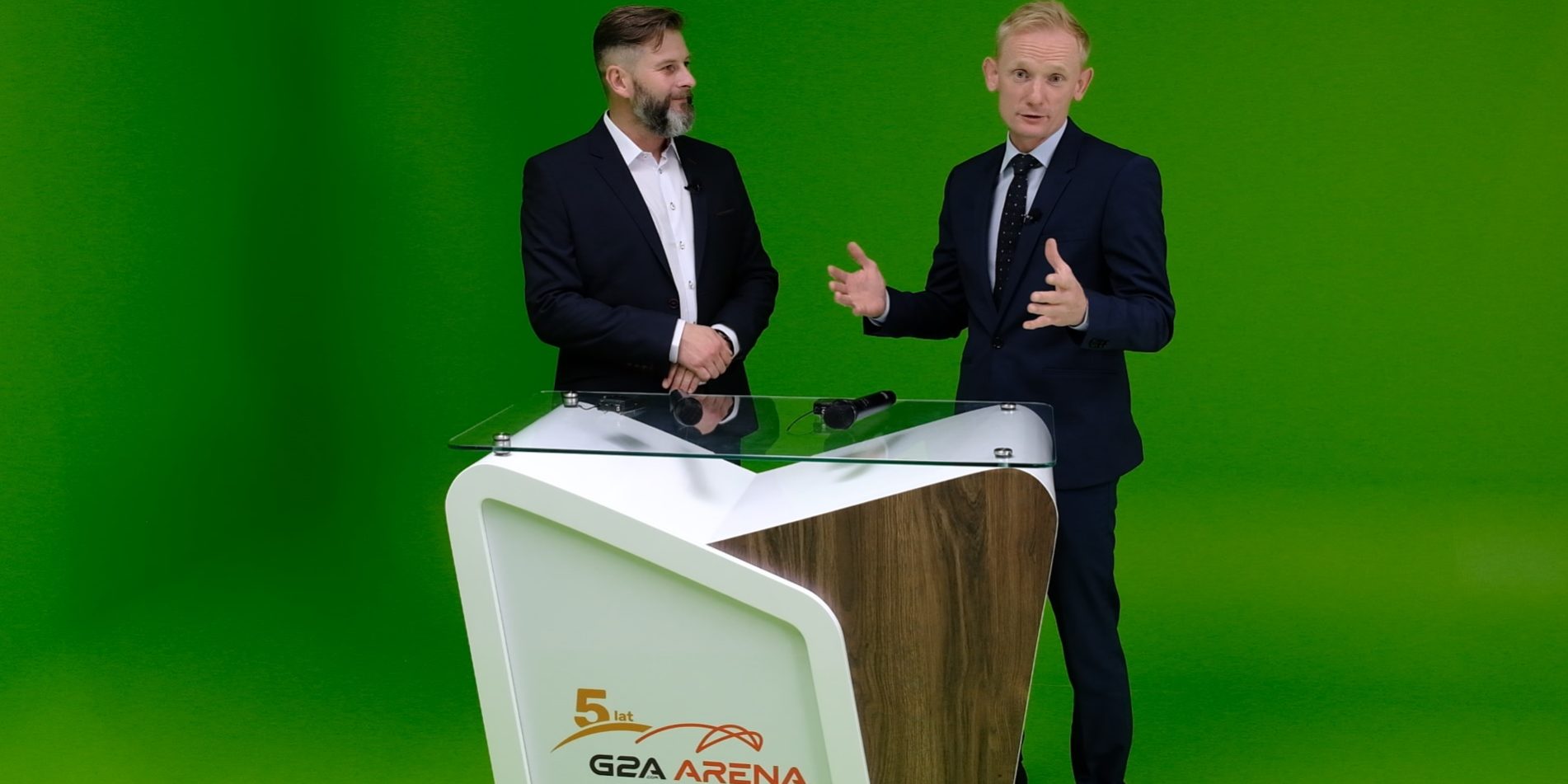 ZDJĘCIA G2 ARENA ADAM M. I K.DELIKAT 2