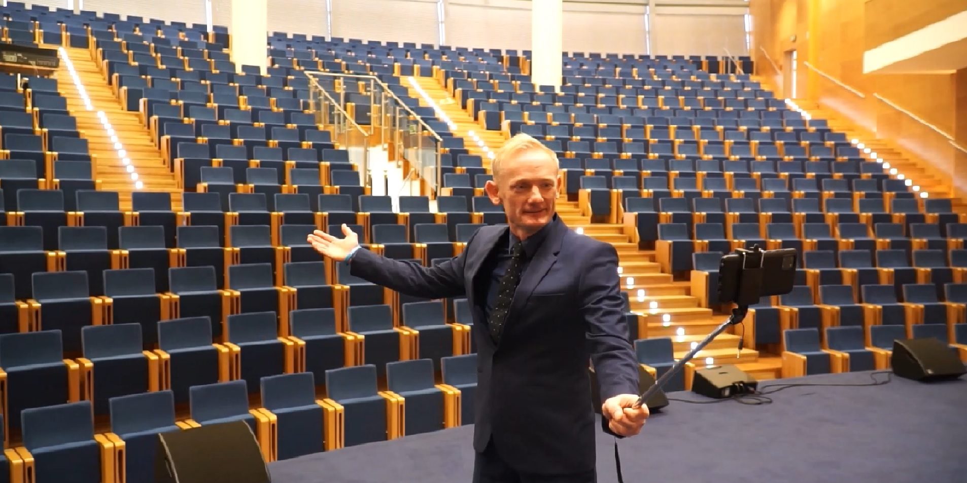 stop-klatka G2A ARENA